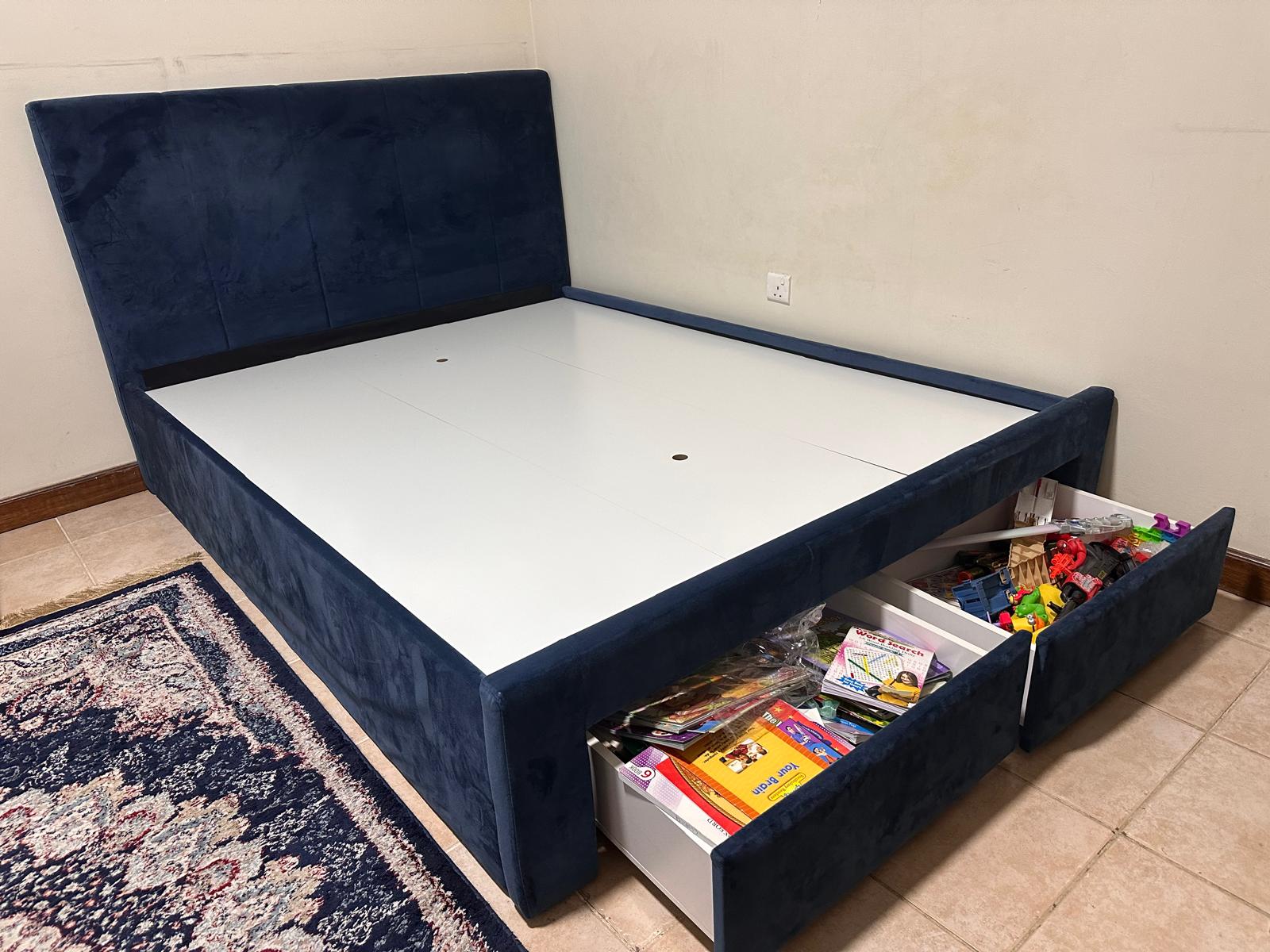 Bed with mattress in good condition - Image 4