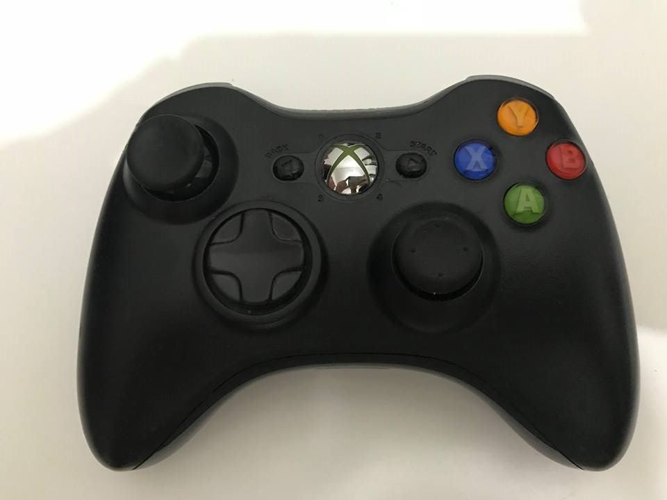 xbox 360 adapter,conroller , camera & cables  - Image 4
