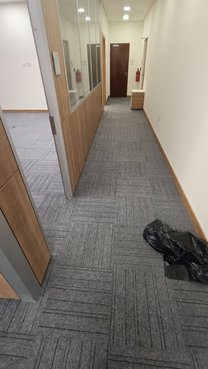 Office tiles carpet - Image 7