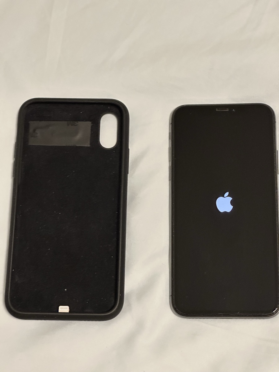 iPhone X (256GB) with an original Apple Smart Battery Case - Image 3