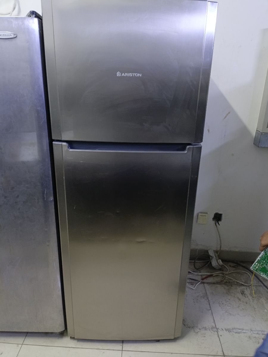 Ariston refrigerator - Image 1