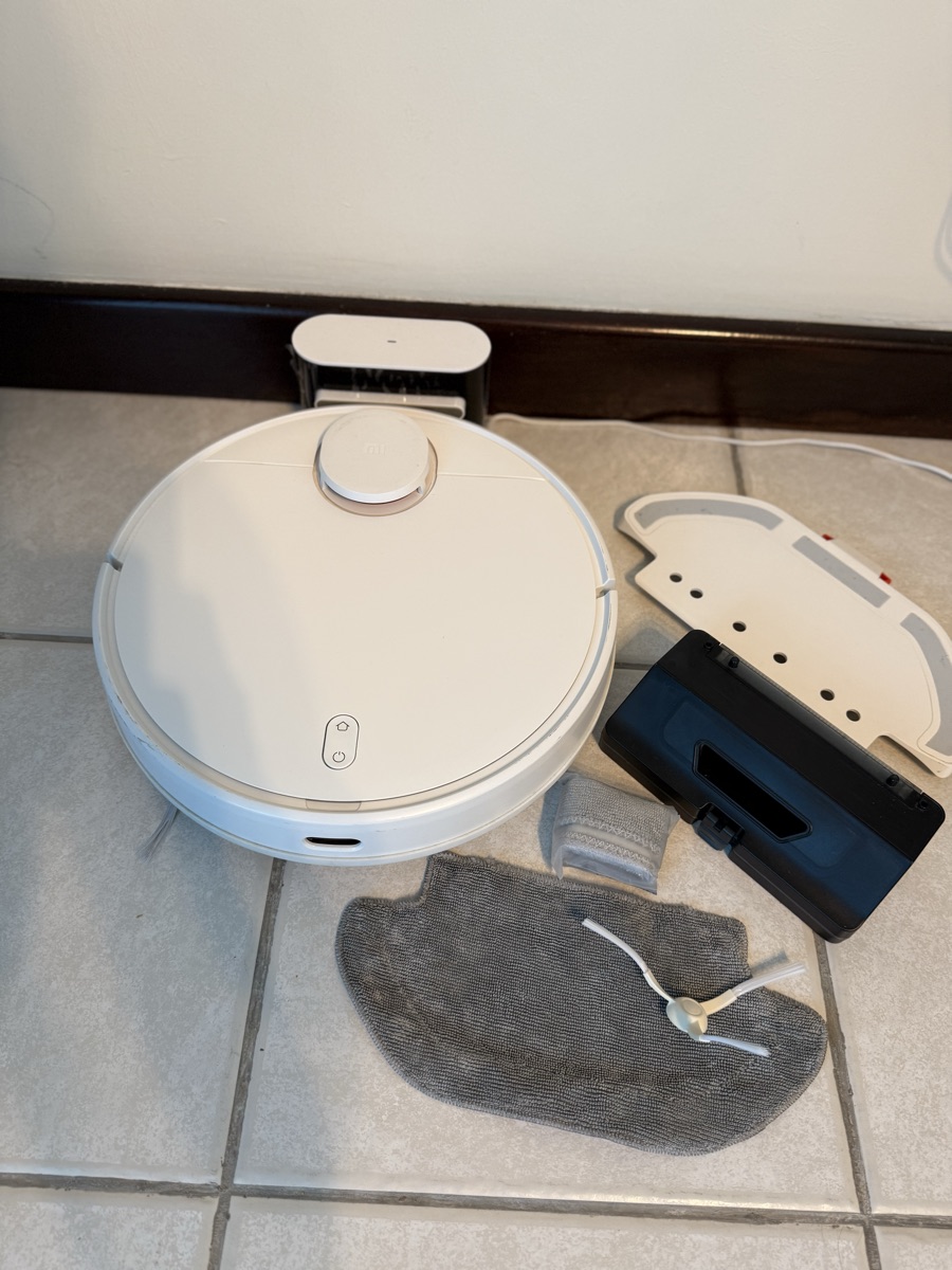 Xiaomi Mi Robot Vacuum Mop P (Model STYJO2YM) - Image 1