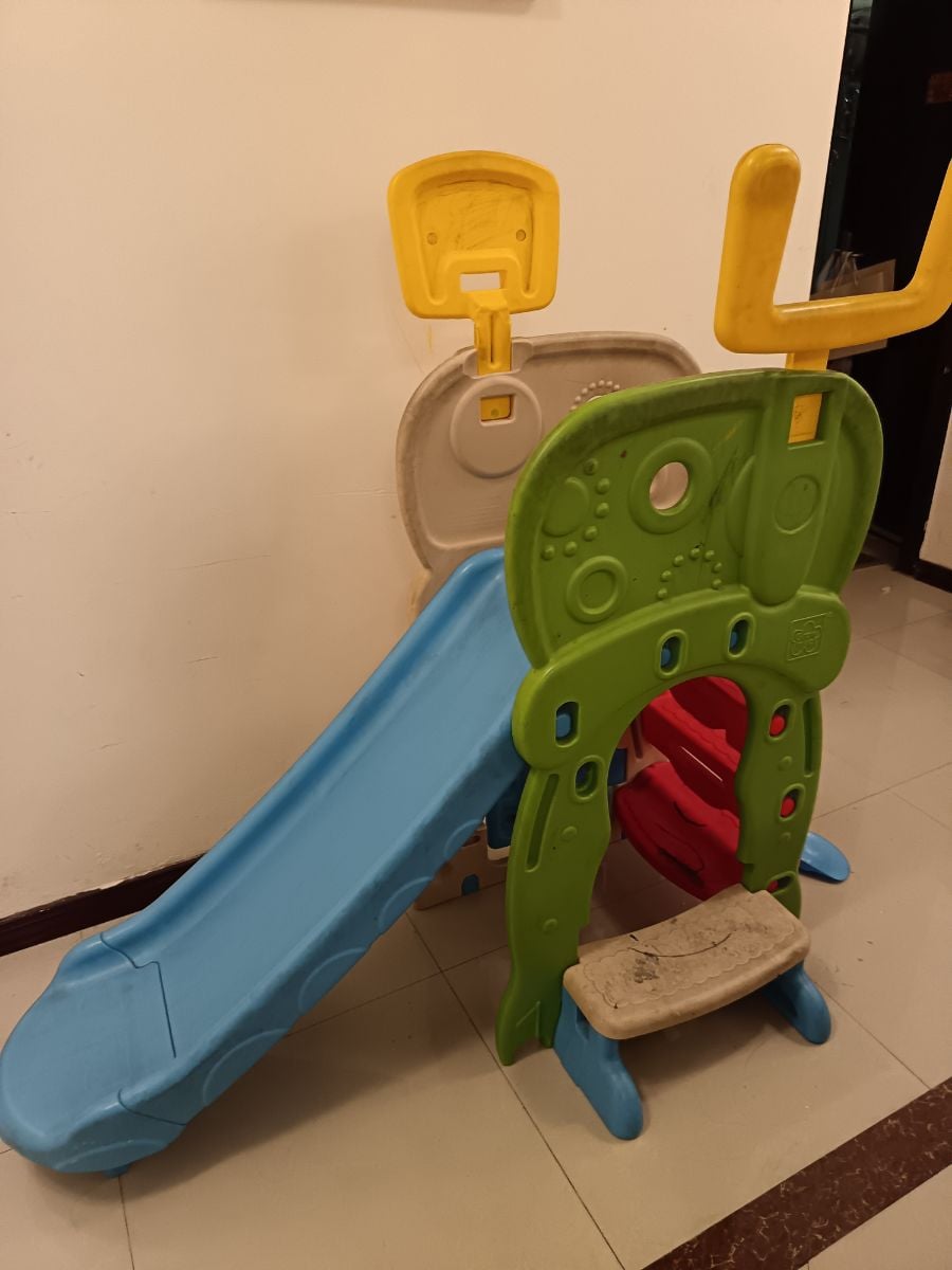 Slides with club house - Image 2