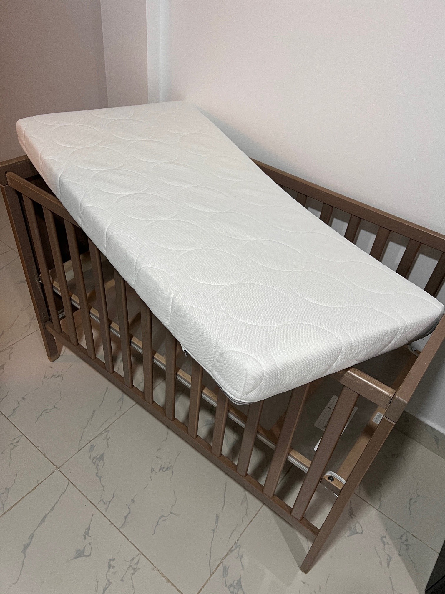 Ikea SUNDVIK Crib with SKÖNAST Foam mattress - Image 5
