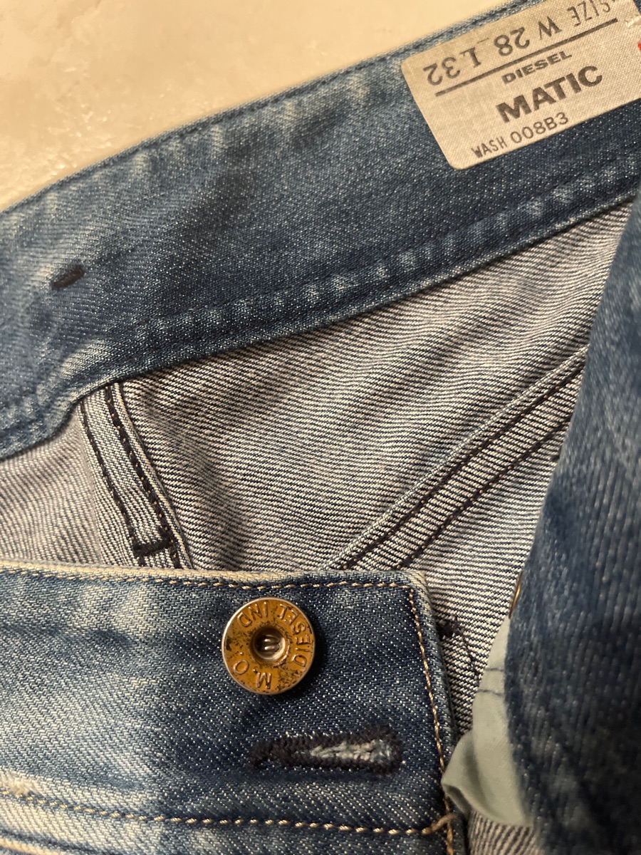 Women’s Jeand Italian Brand Diesel , Size W28, L 32, Low Rize - Image 5
