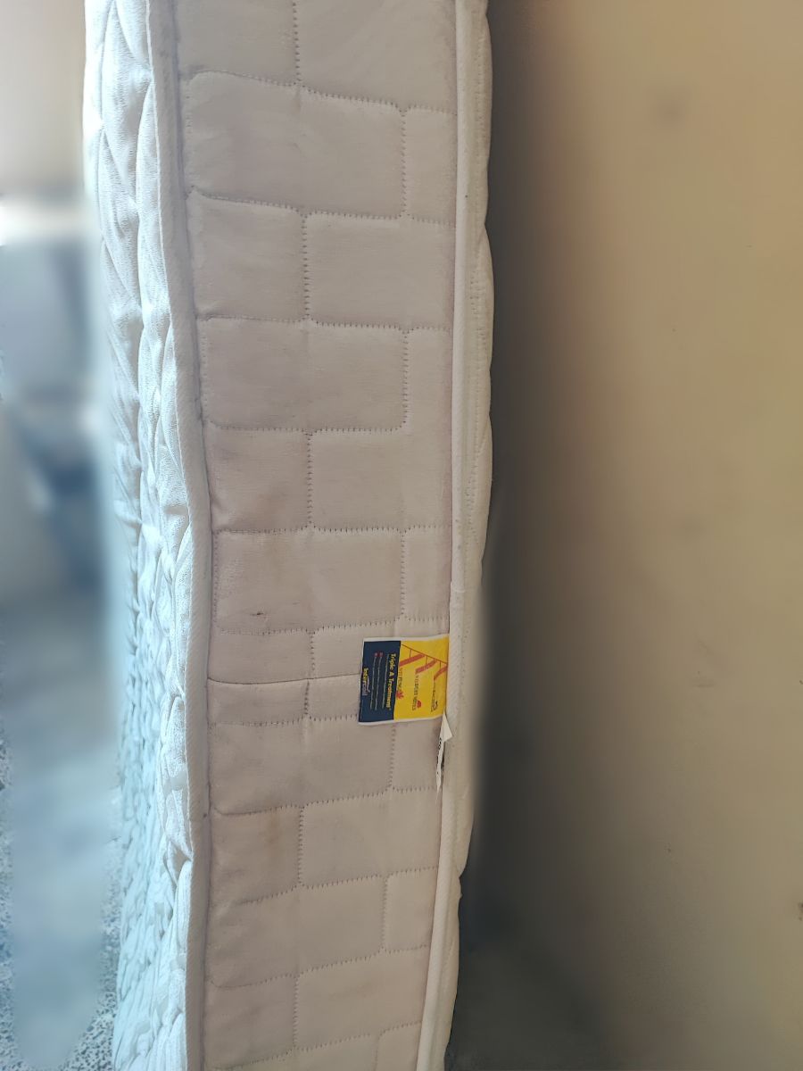 Selling a King Size Spring Mattress - Image 2