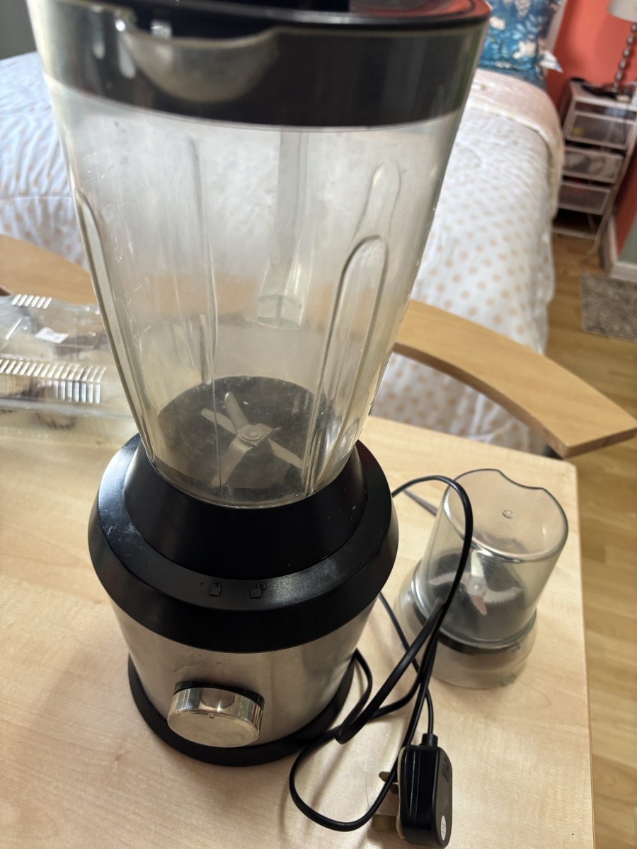 Mixer juicer - Image 1
