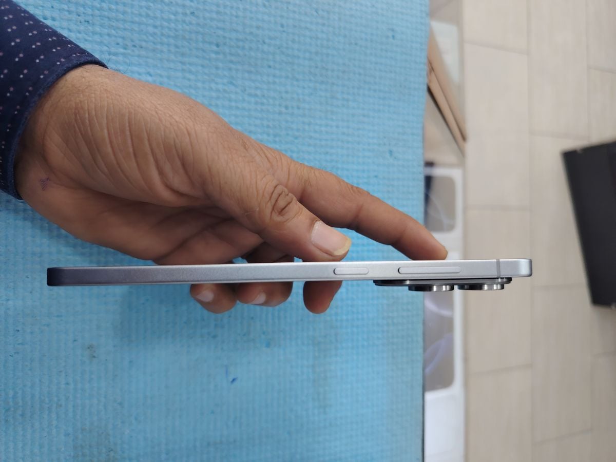 Galaxy S25 edge 256gb silver color - Image 7