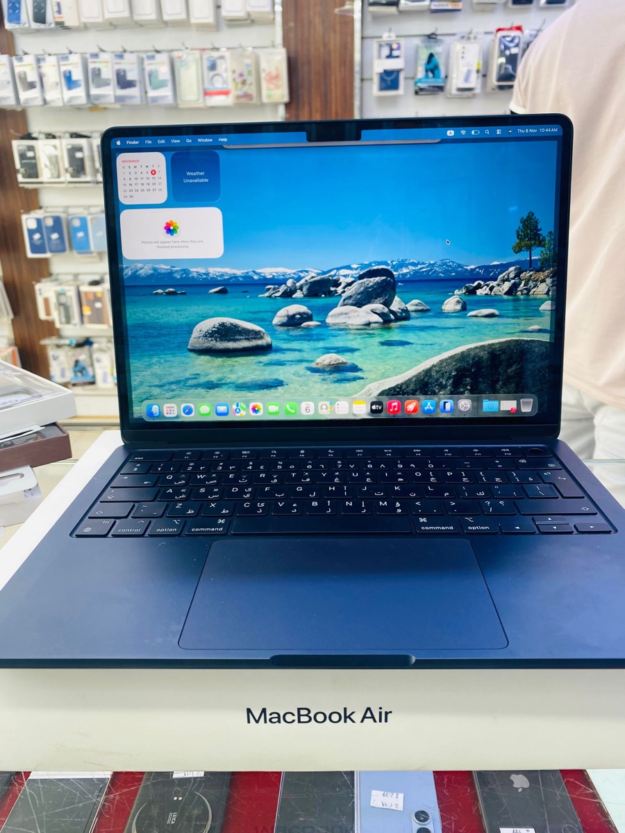 MackBook Air M3 - 13”  512GB SSD - Image 4