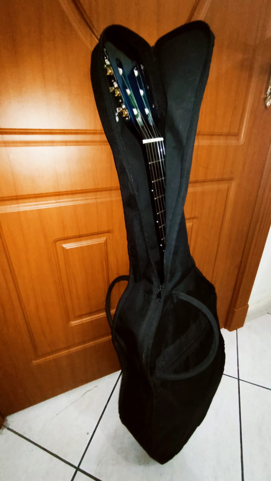 Perfect Guitar for Young Learners & Beginners - Image 5