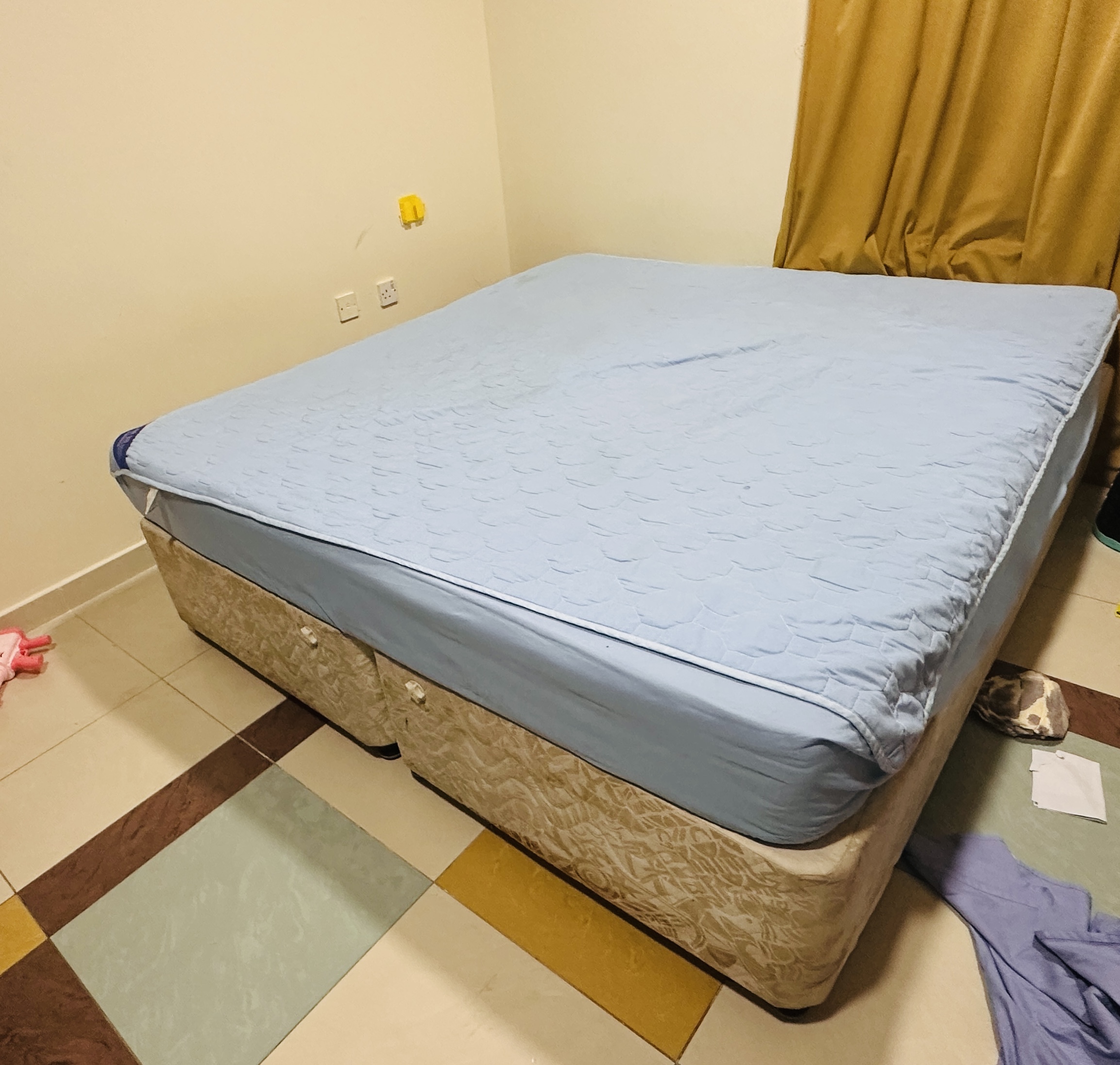 KING SIZE BED - Image 1