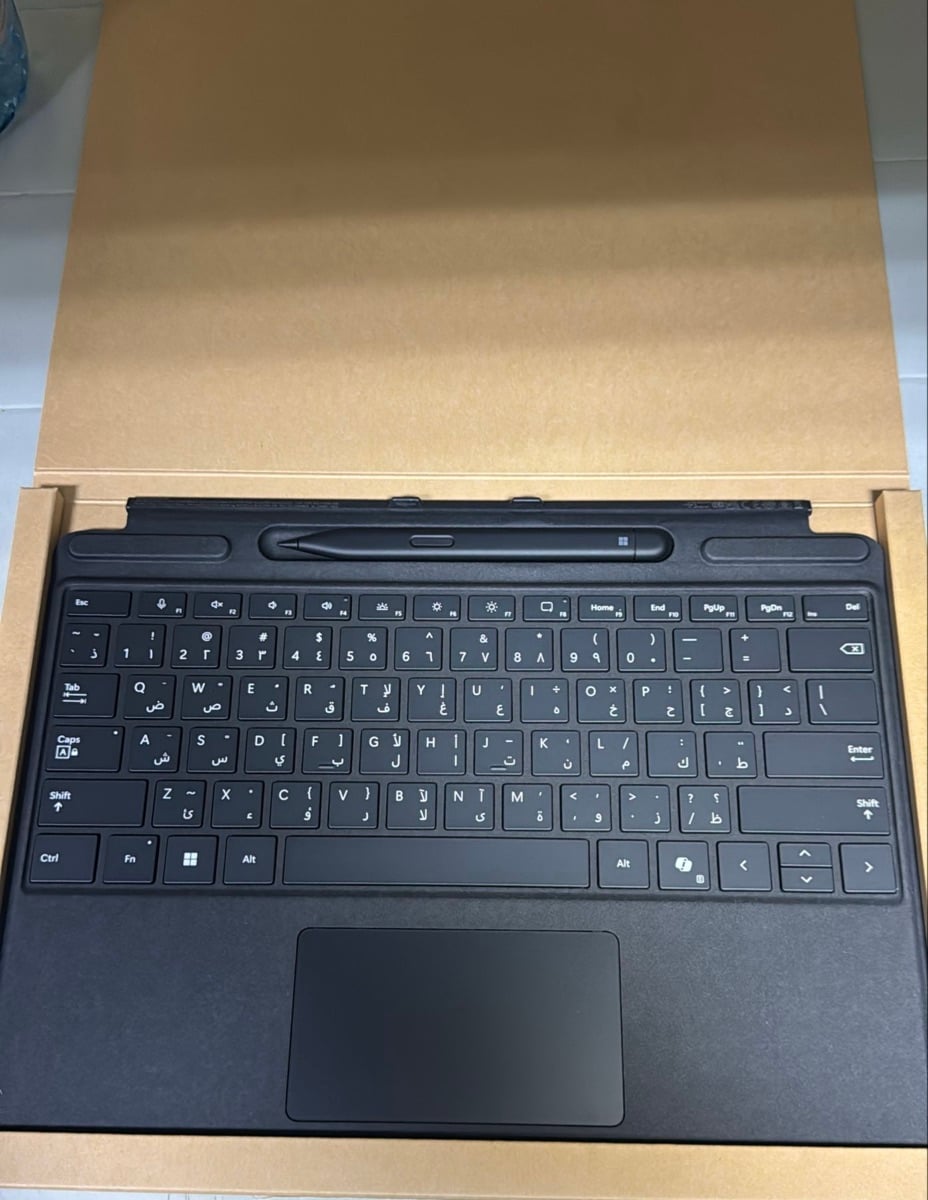 Surface pro keyboard +slim pen2 (8,9,X,11) (NEW) - Image 1