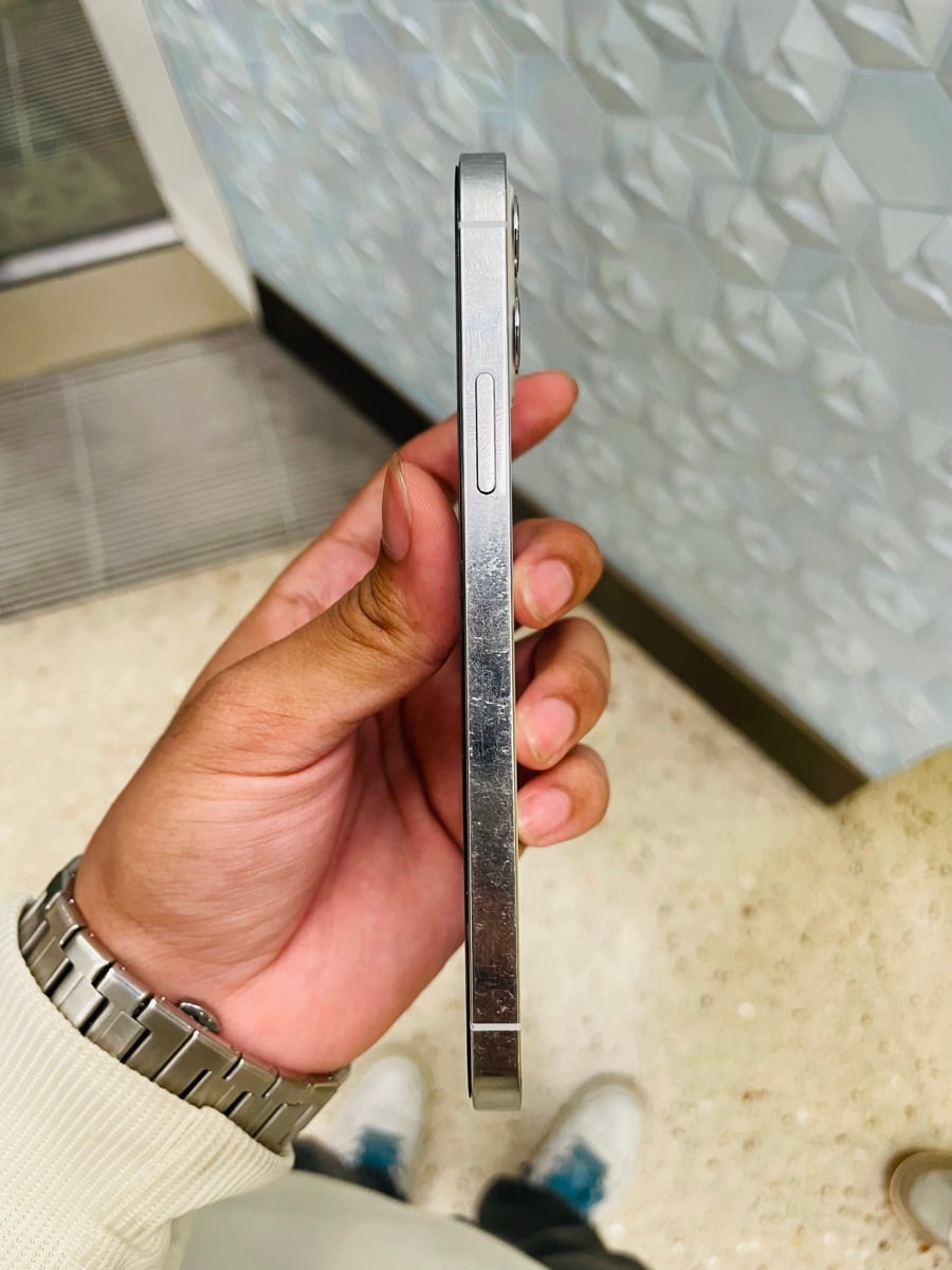 Iphone 12 pro 128gb - Image 4