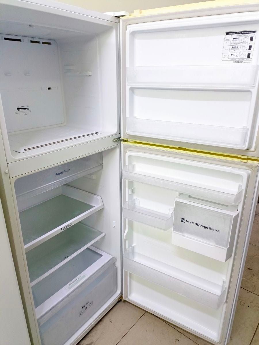 Samsumg refrigerator - Image 2