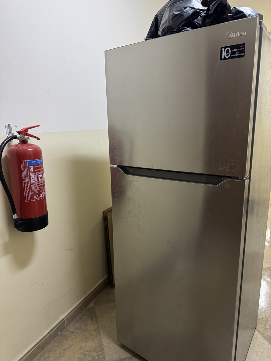 Media refrigerator 414L like new - Image 2