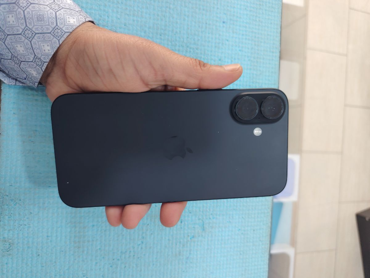 I phone 16 plus 256gb black color - Image 7