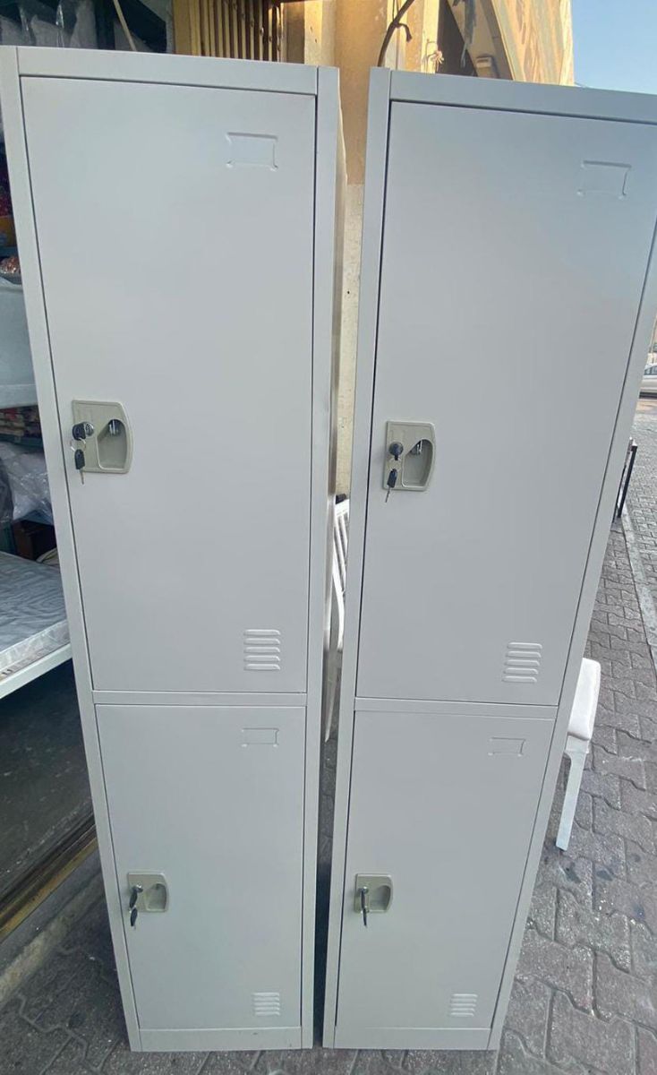 Metal storage cupboard - Image 1
