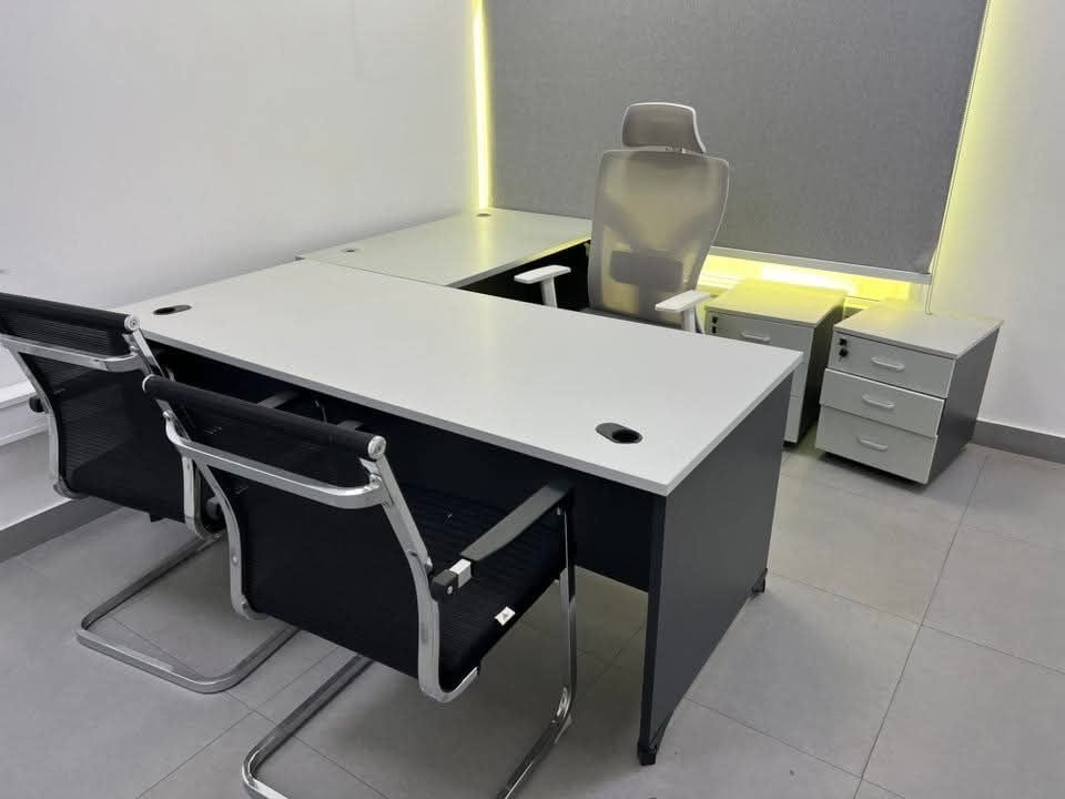 Used office desk and chair buy sell in qatar 55157083 - Image 3