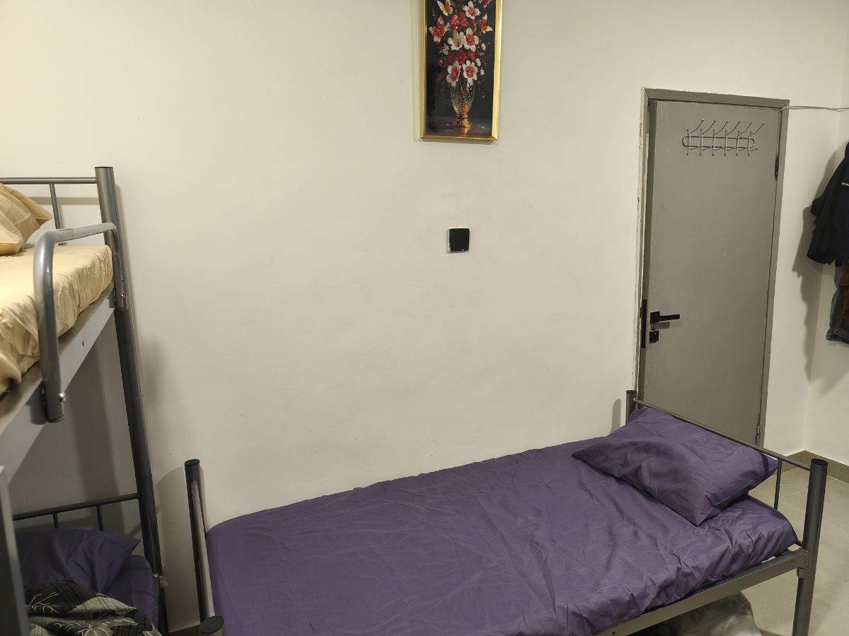 Executive Bachelor's Bed Space, Room Flat - Image 7