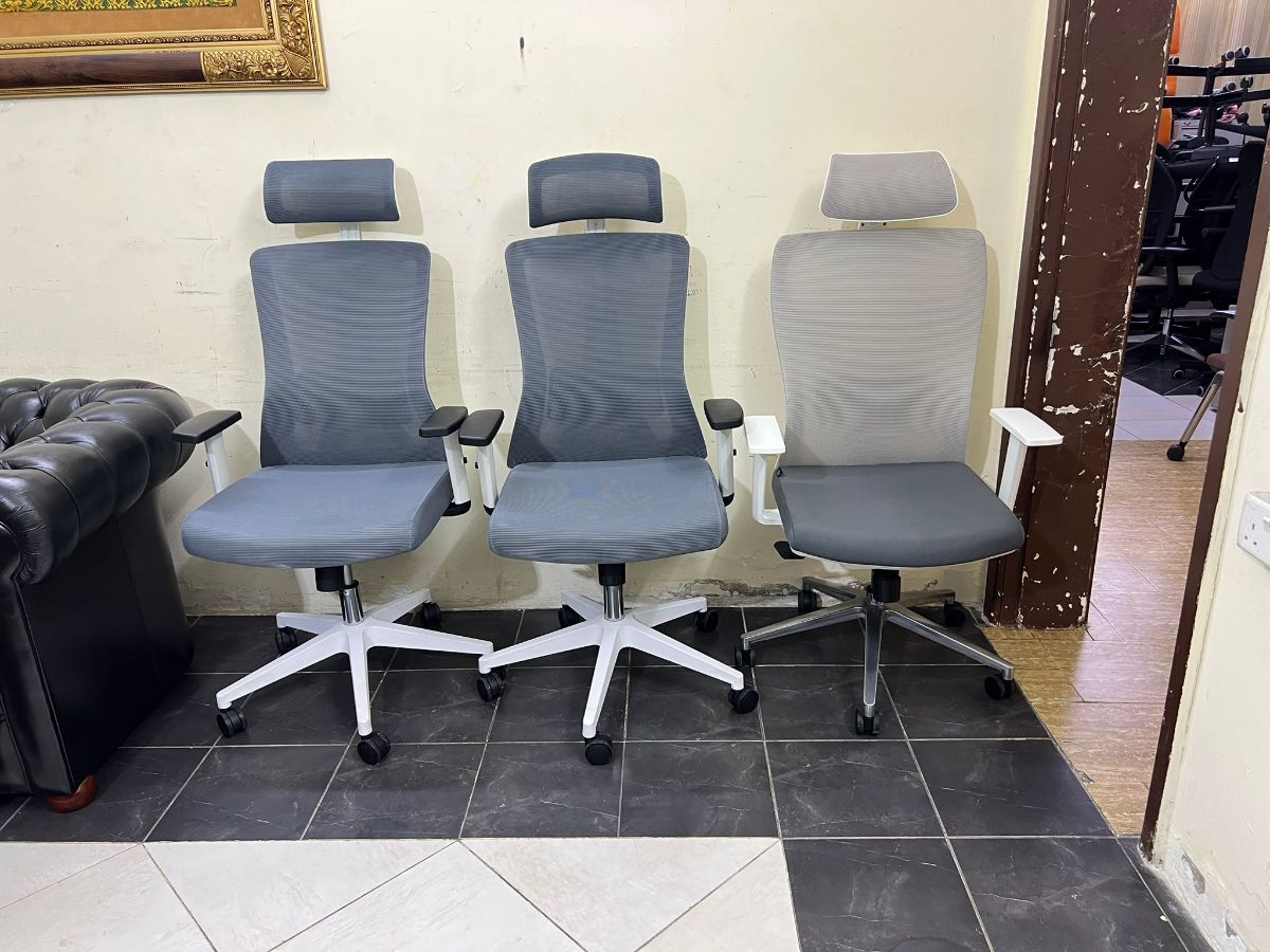 Used office furniture buy sell in Qatar 55157083 - Image 17