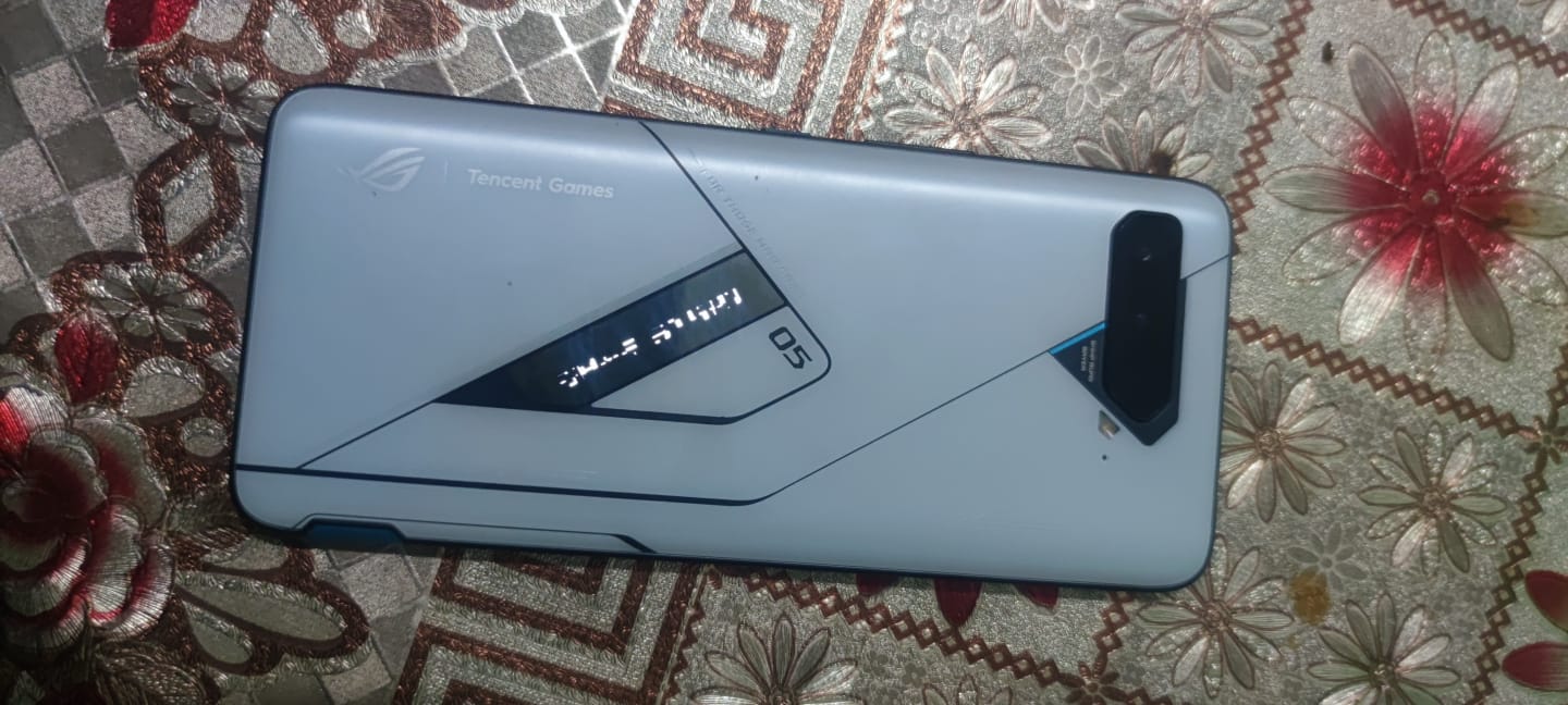 ASUS ROG Phone 5 Ultimate LIMITED EDITION - Image 3