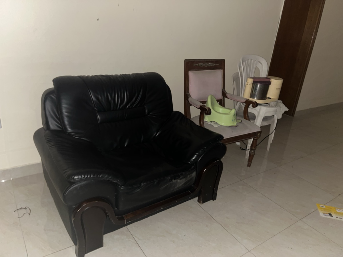 Urgent sale - Image 4