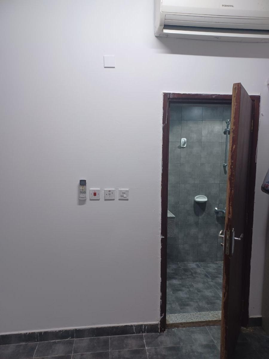 Need room partner - Image 4