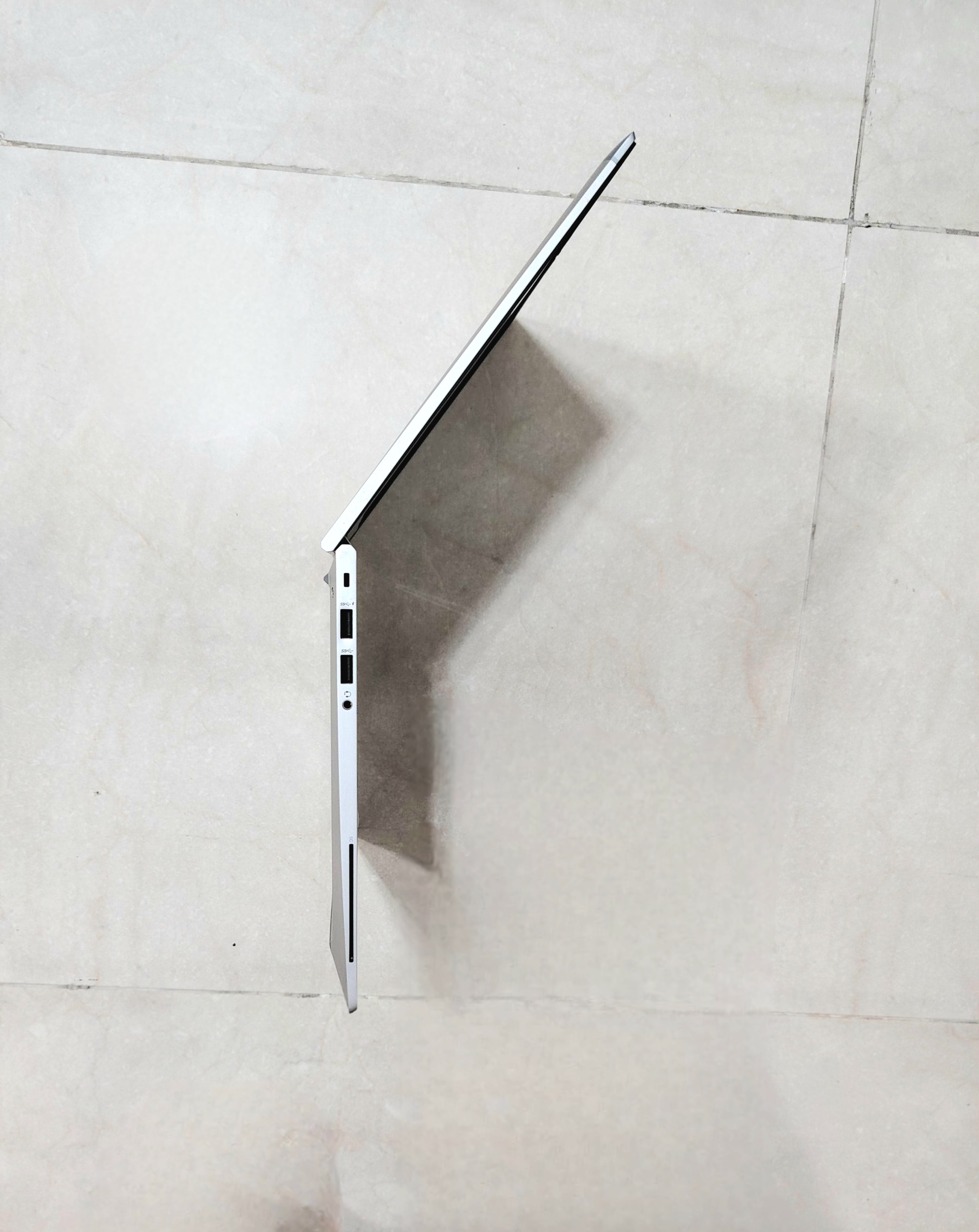 Touch Screen HP Laptop Core i7 10th gen 16GB - Image 3