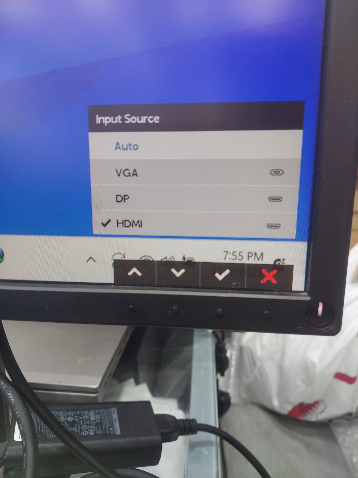 DELL MONITOR 22/23 INCH  HDMI -DP -VGA-USB-TUNDERBOL,,,QR149 ONLY  CALL OR WHTASAAP .55302528 - Image 2