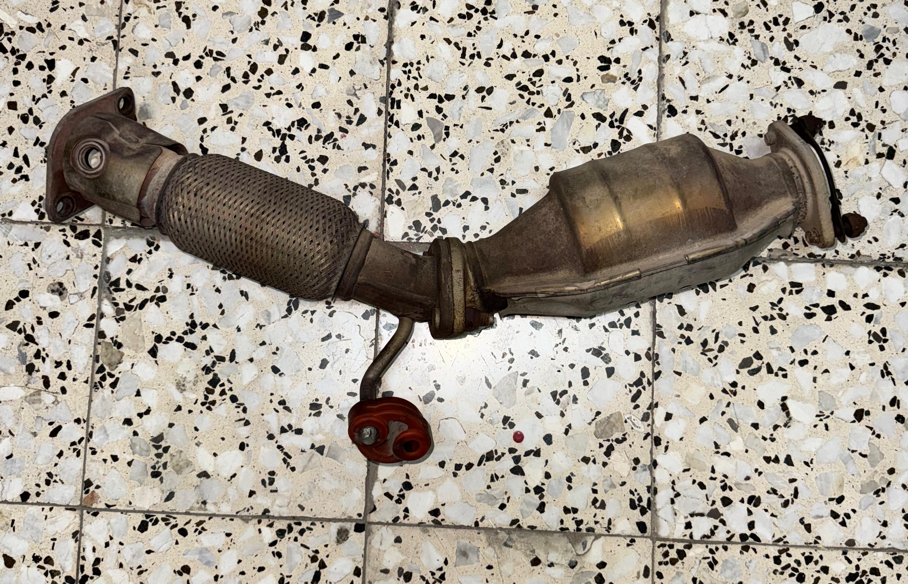 Catalytic converter for Kia cerato Koup  - Image 7