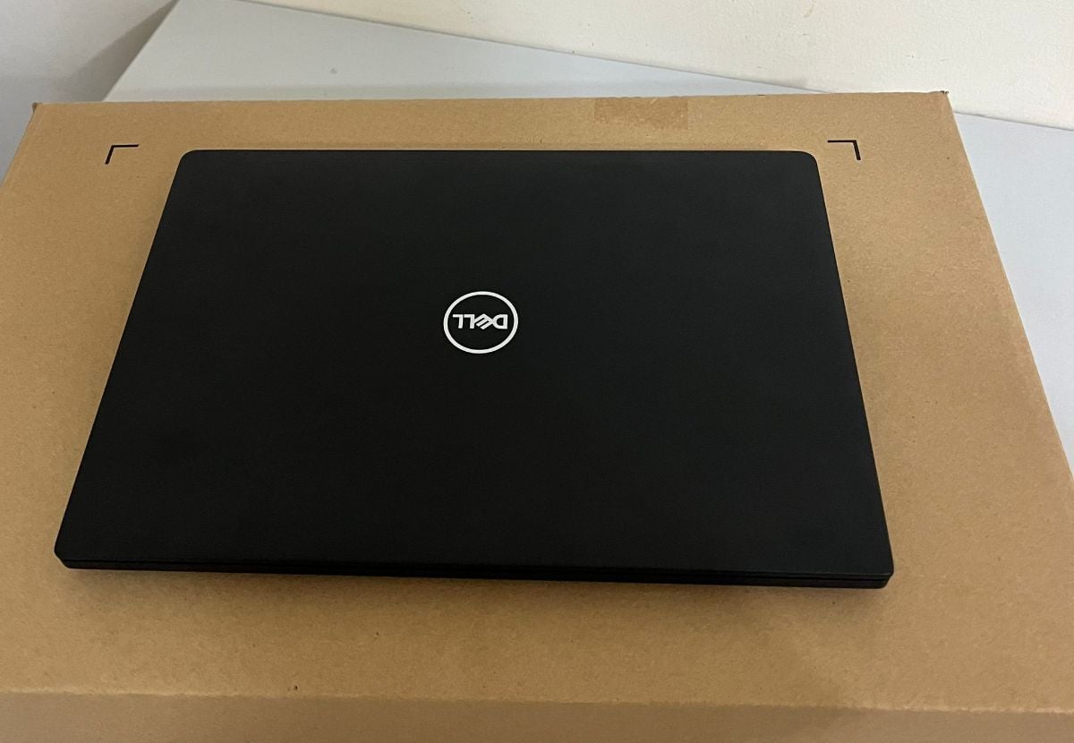 Lenovo Core i5 (8th gen) Slim Laptop - Image 4