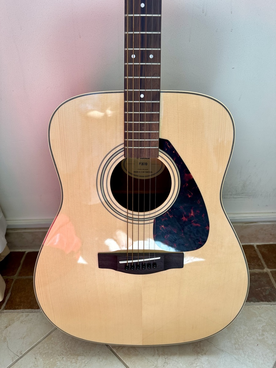 Yamaha Guitar - Image 2