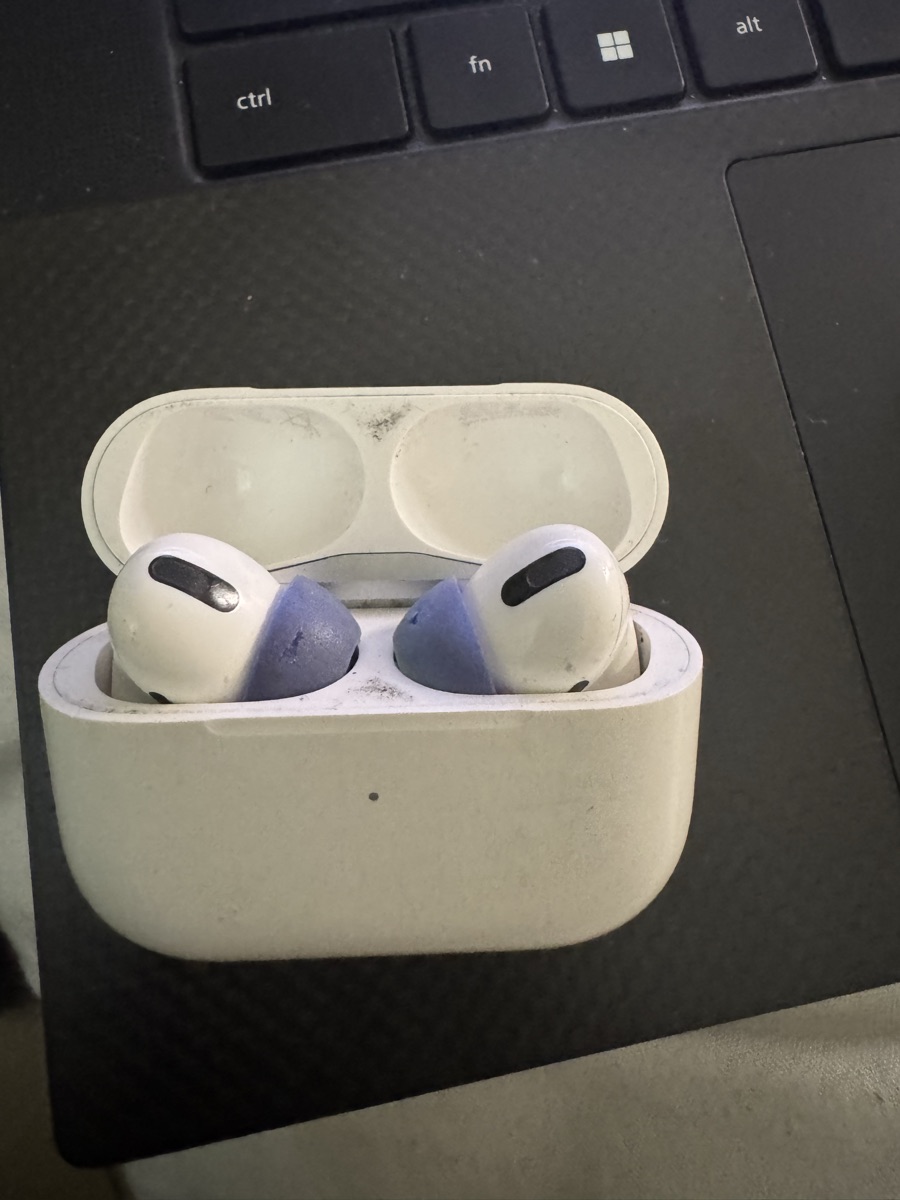 Original Apple AirPods Pro 1 - Image 3