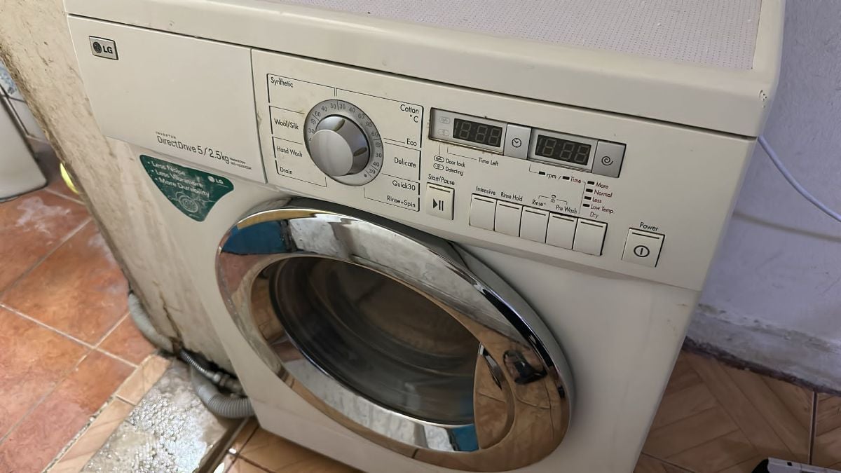 We buy damage not working A/ c washing machine fridge if you have plz call me _55314961what's - Image 1