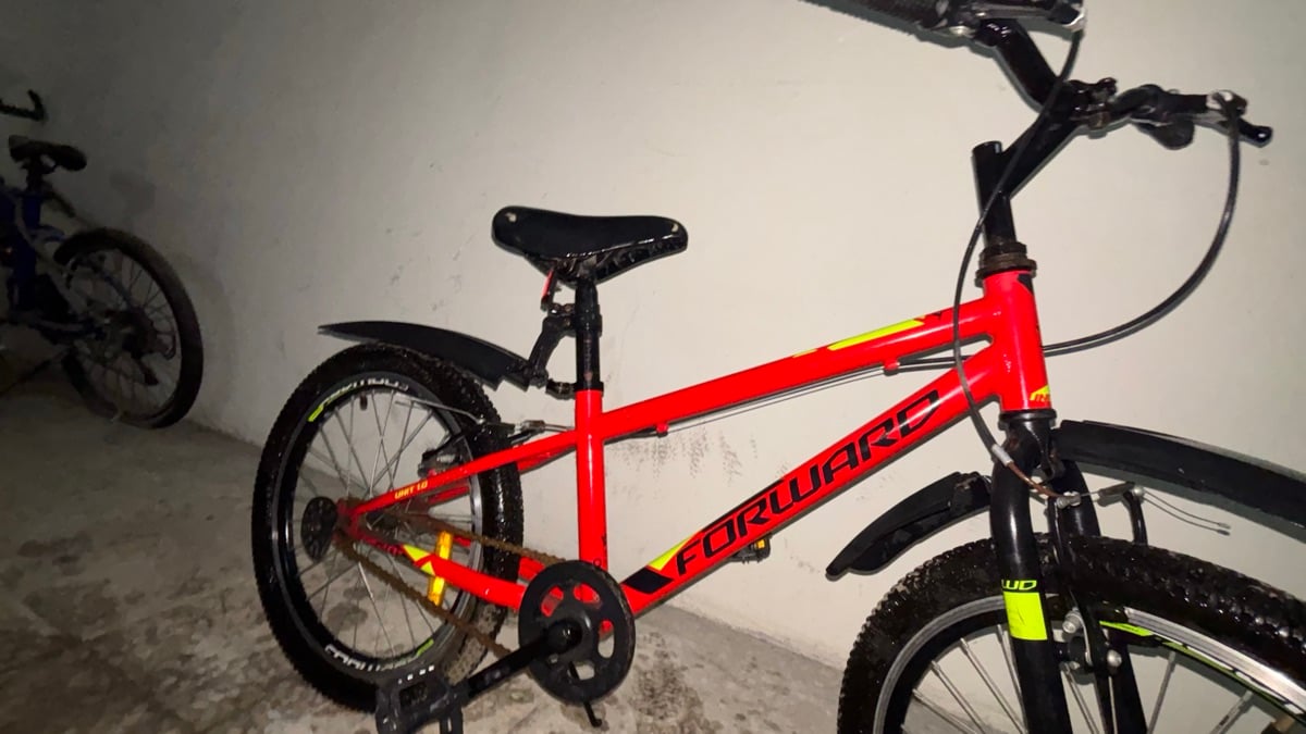 Bicycle for kids age 12 to 14 - Image 2