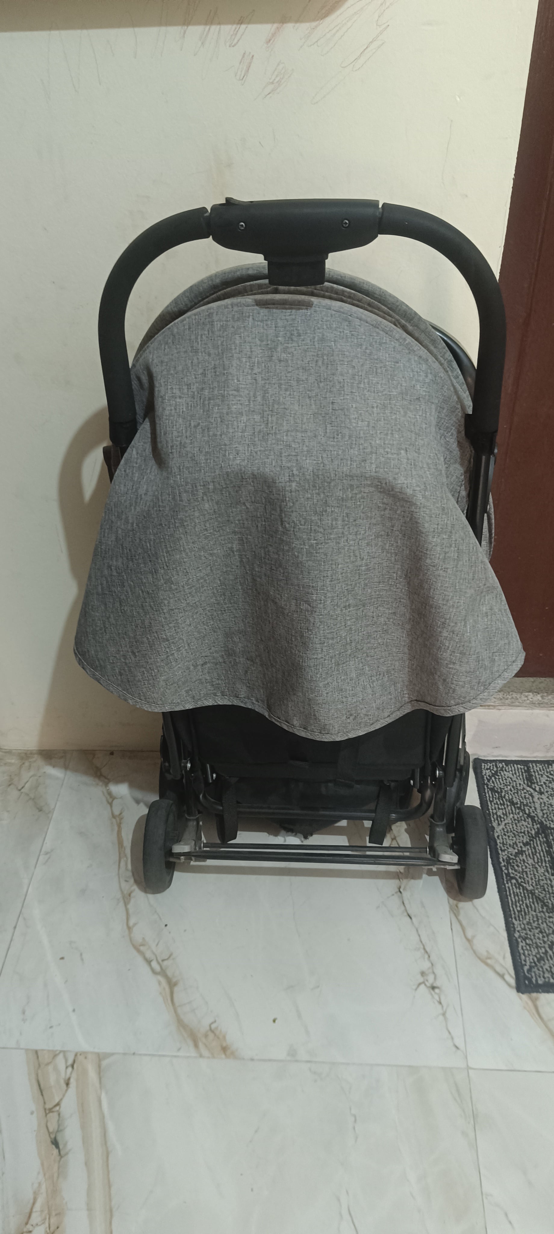 Juniors brand stroller like new,less used. - Image 1