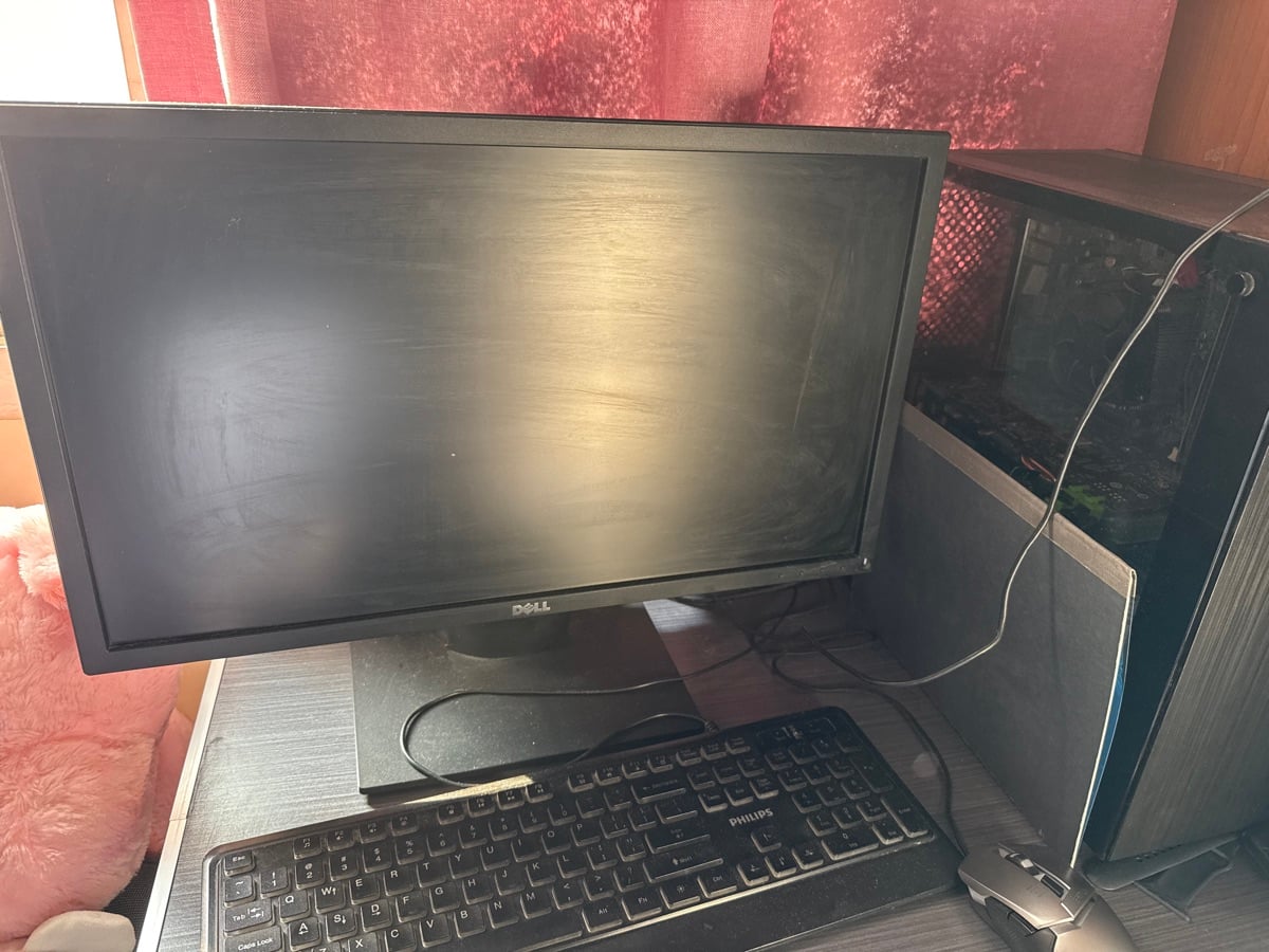DELL Monitor 24” - Image 1