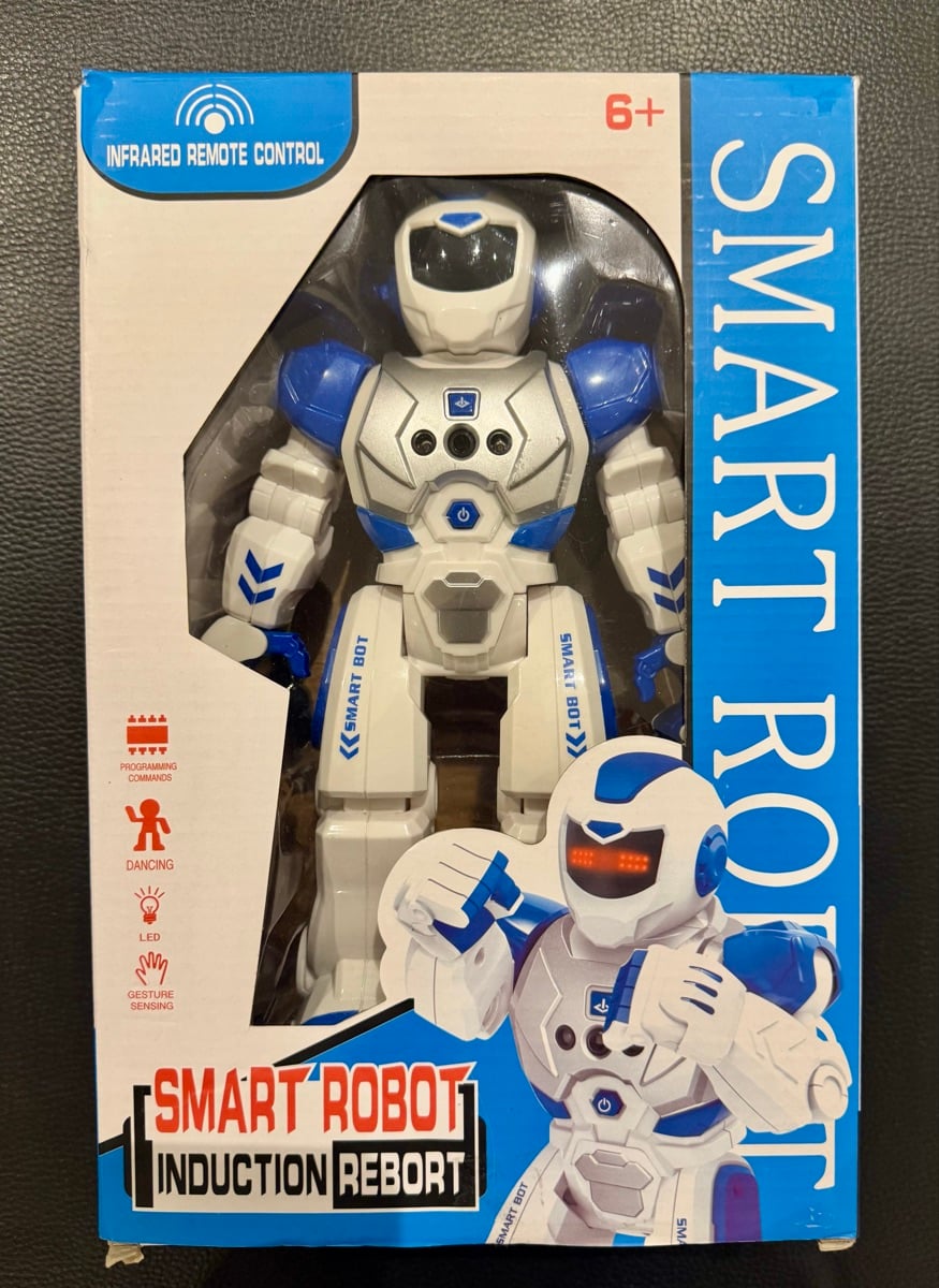 Large interactive robot toy - Image 3