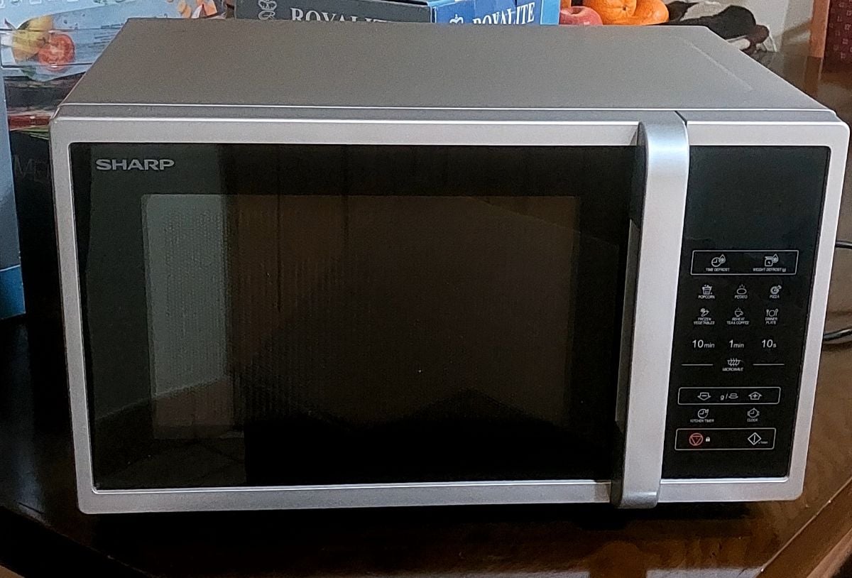 Microwave Oven and Stove with 5 burners - Image 5