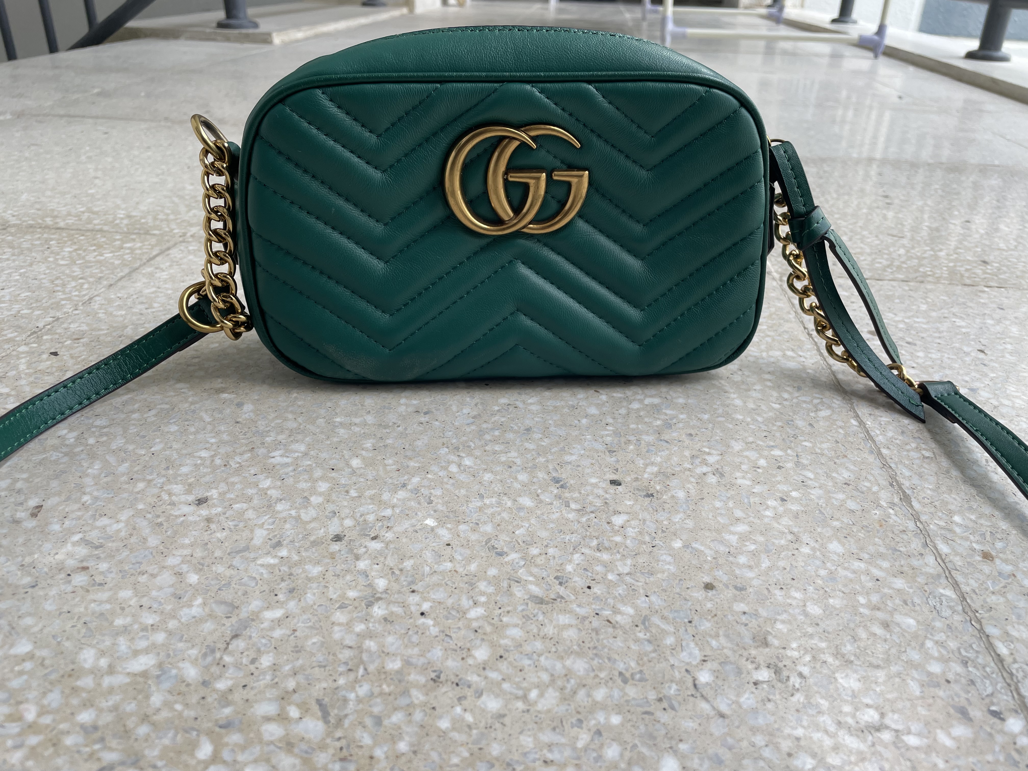Original gucci marmont camera bag at negotiable price. - Image 9