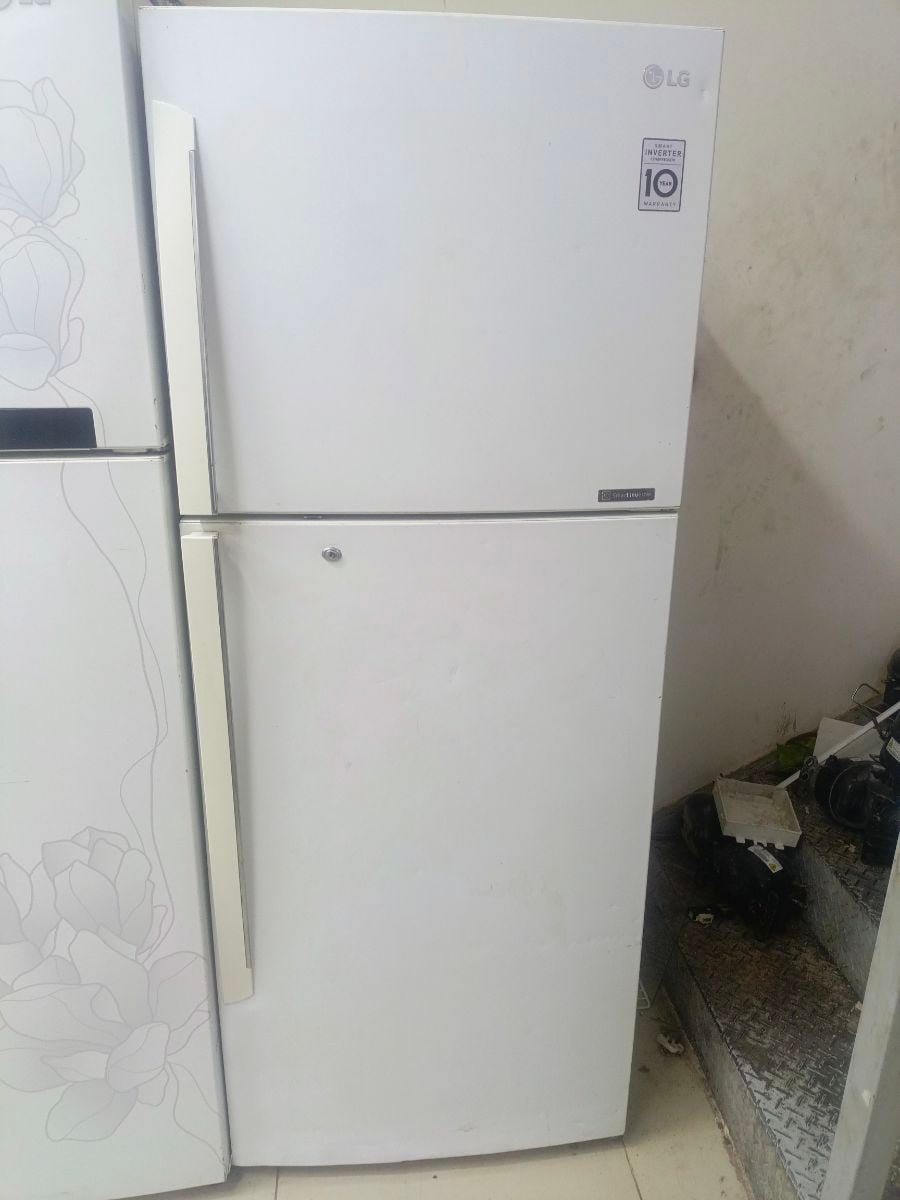 Lg refrigerator - Image 1
