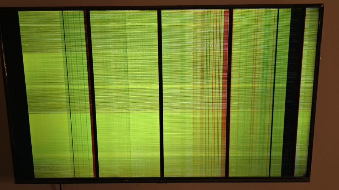 TCL 55inch TV with Display issue - Image 2
