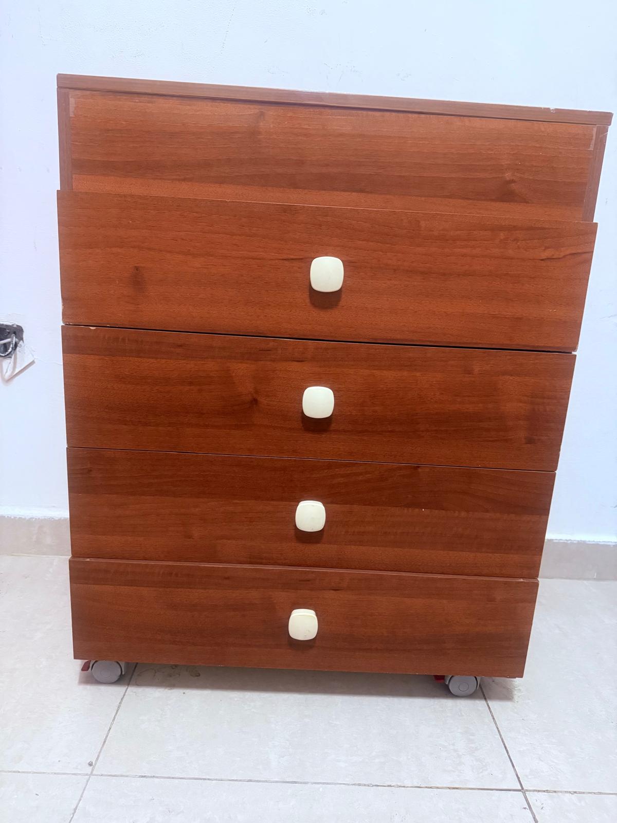 Strong Wooden Wardrobe with 4 Drawers-خزانة ملابس خشبية متينة مع 4 أدراج - Image 1