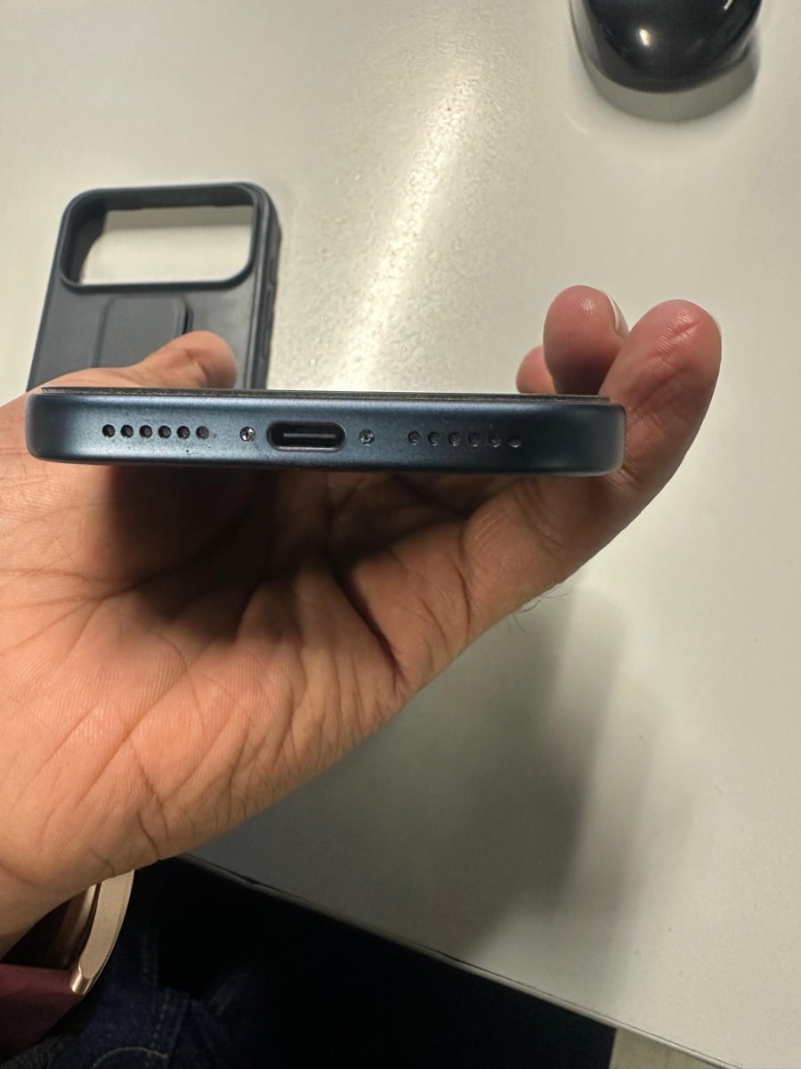 iPhone 17 pro max - Image 4
