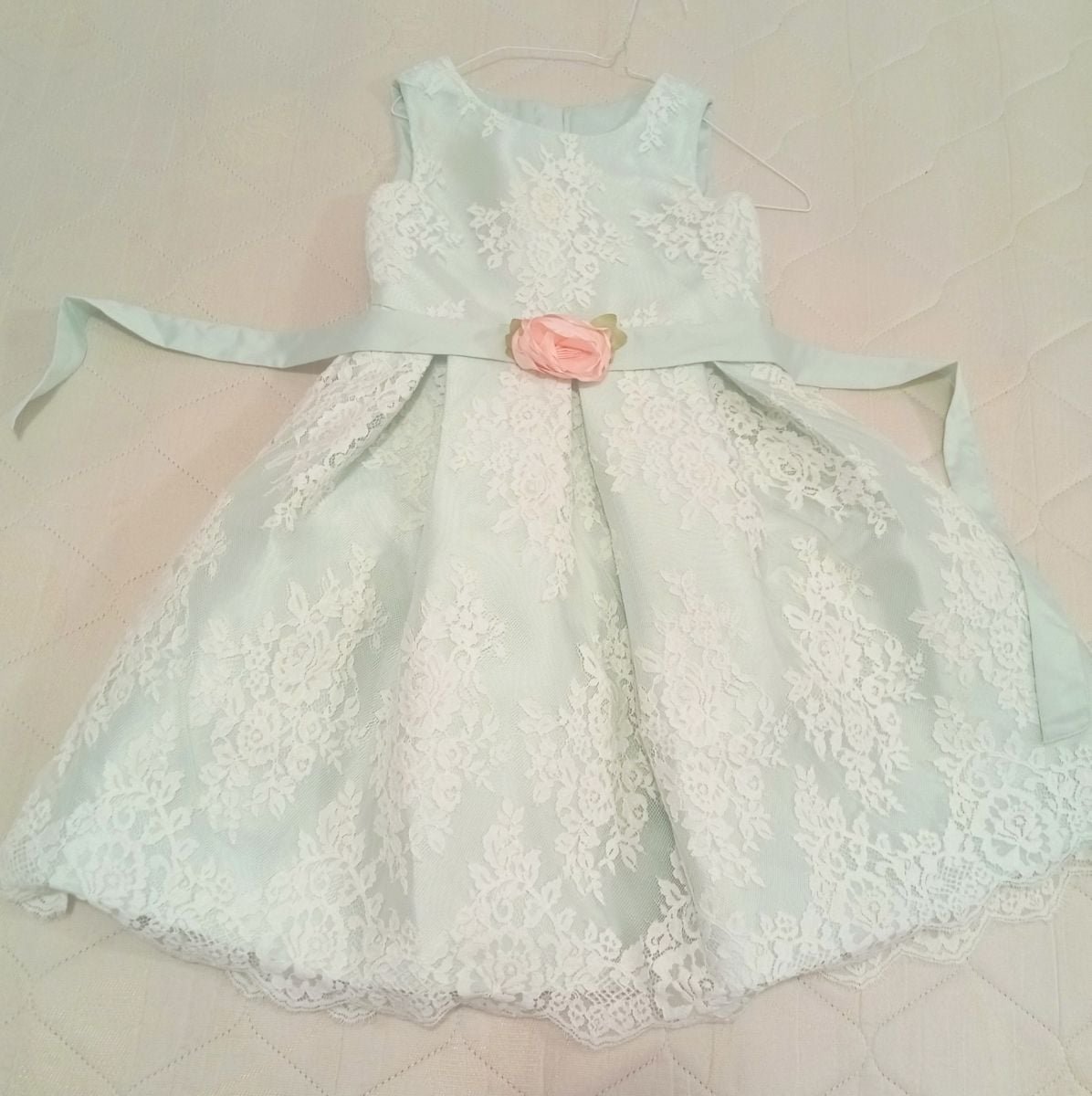 Girl dresses like new - Image 3
