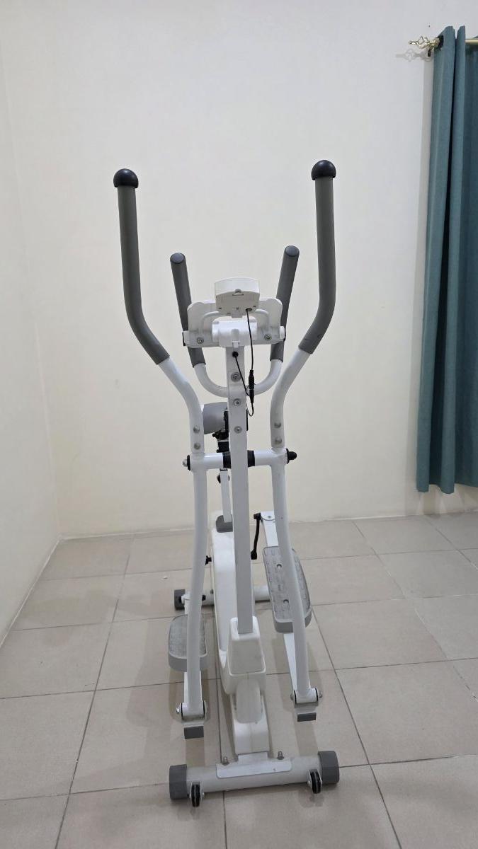 Exercise bike - Image 3