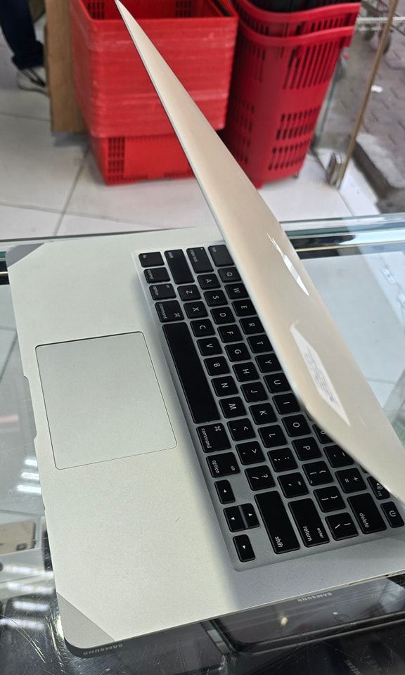 MacBook Air i5 / 2017
8GB RAM 256GB SSD STORAGE - Image 6