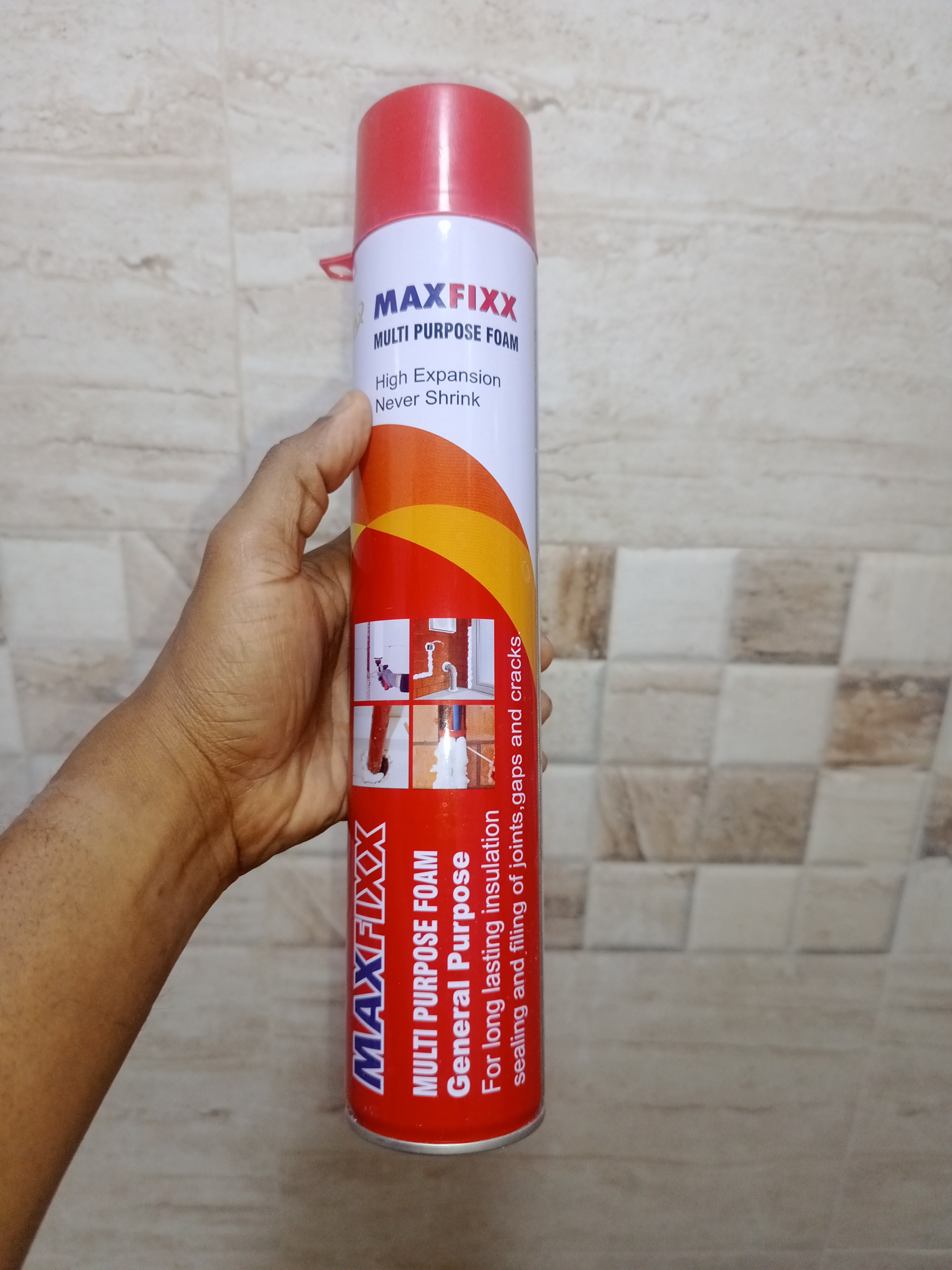 Spray form insulation with straw - Image 2