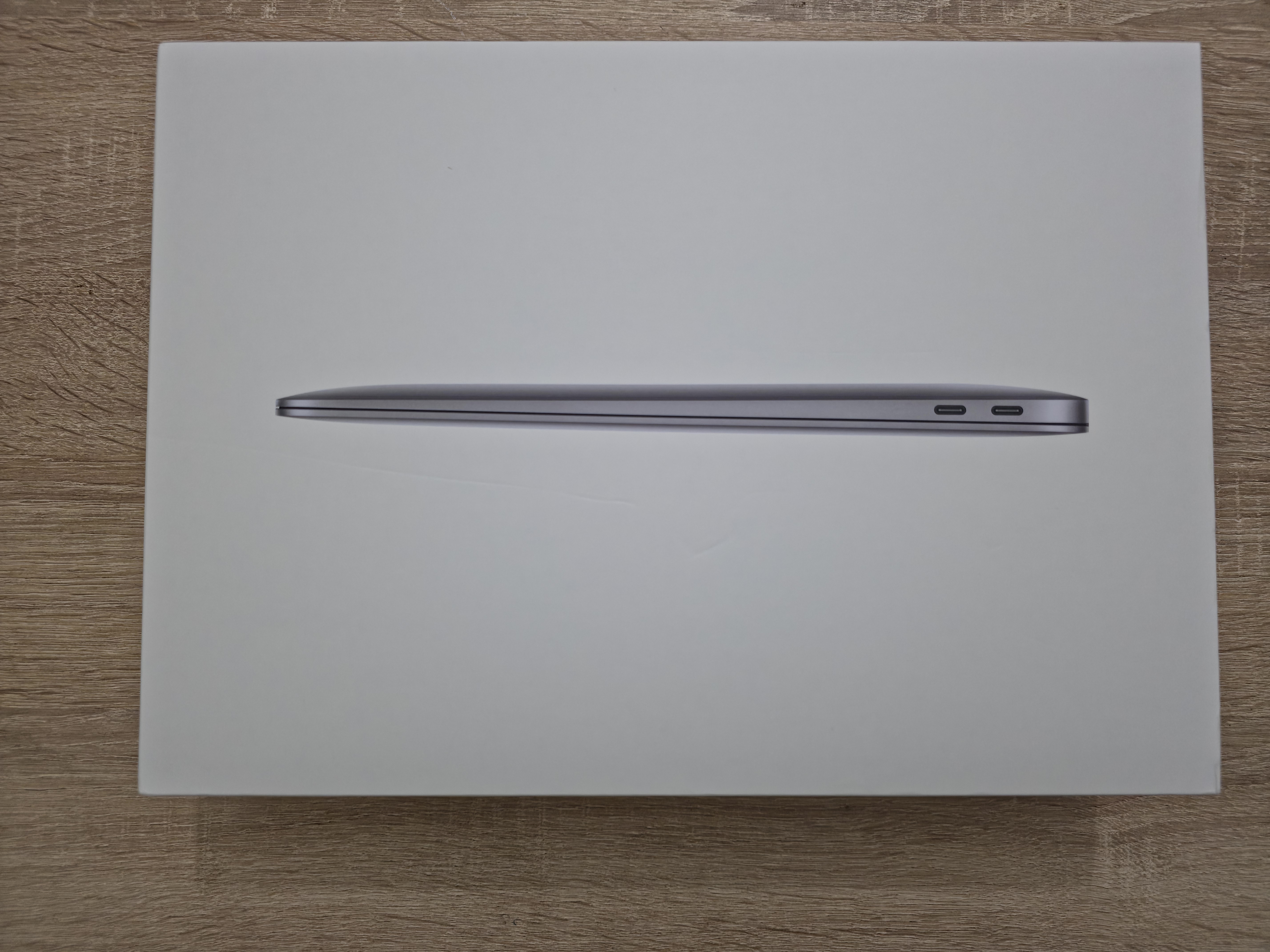 Apple M1 MacBook Air, 8GB/256Gb - Image 1