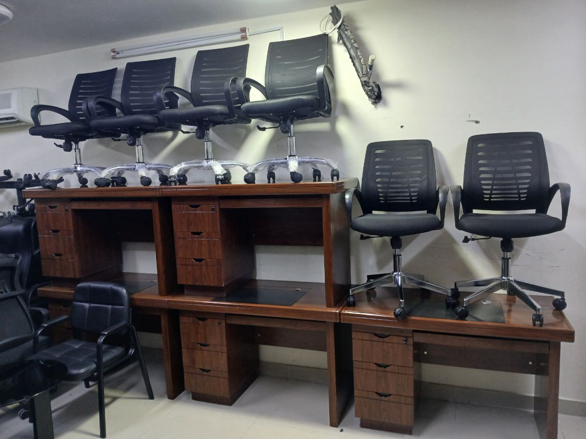 Used office furniture buy and sell 55157083 - Image 17